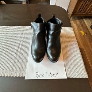 Ladies Dunes, size 8, Black Leather Ankle Boots - Classic Zip Chelsea Style